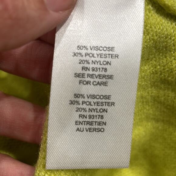 T Tahari Knit Crewneck Hi Low Sweater Top NWT Citron Tea - Picture 4 of 5